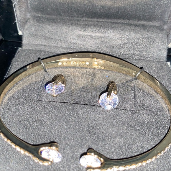 ✨Givenchy - 2-Pc. Set Crystal Cuff Bangle Bracelet & Matching Stud Earrings✨NWT✨ - Picture 11 of 16